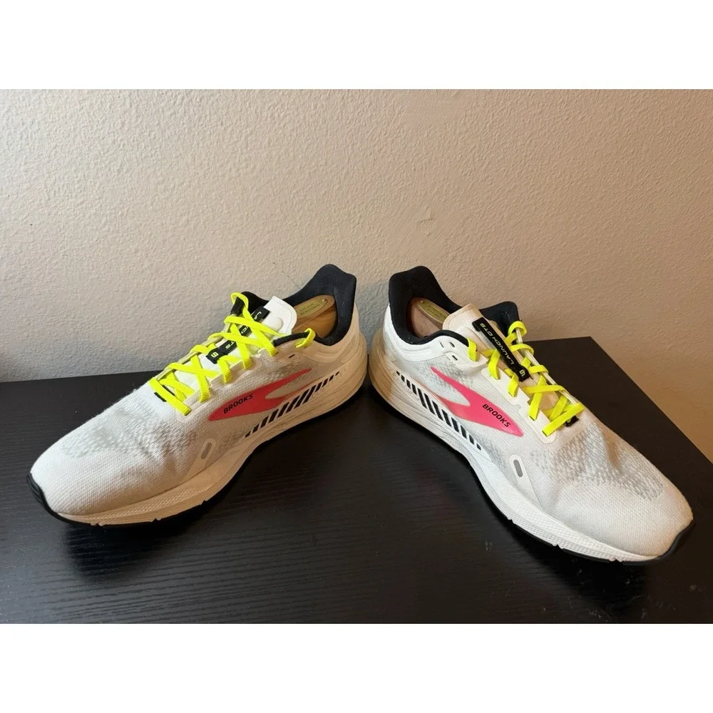 Brooks Launch GTS 9 Shoes Mens Size 12 White Running Cushioned Trainer Gym